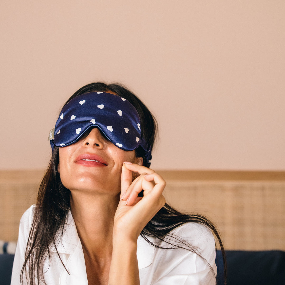 100% Pure silk sleep mask - Blue Heart Cream