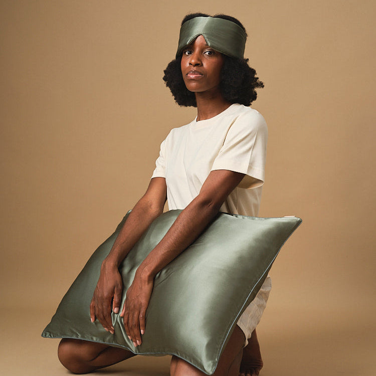 Sleep pack - 100% silk pillowcase and deep sleep mask - Sage green