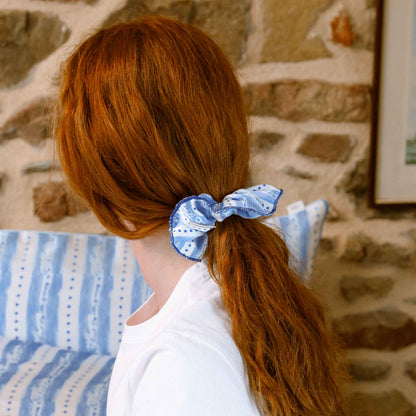 100% Pure Silk Scrunchie - The Large - Trefoil Leaf