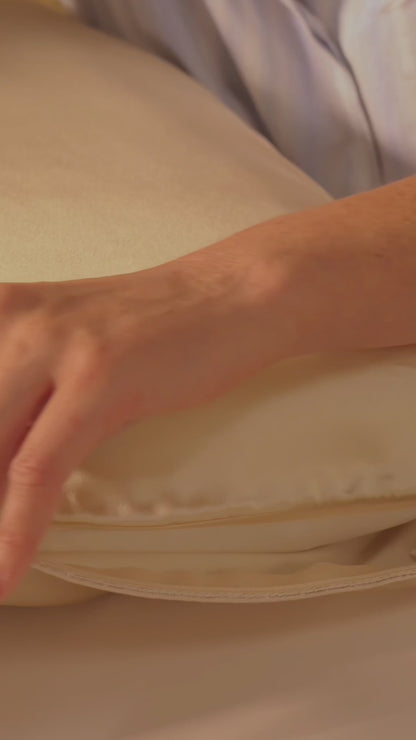100% Mulberry Silk Pillowcase - Champagne